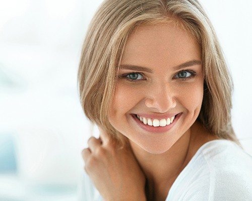 Woman smiling with bright, white teeth